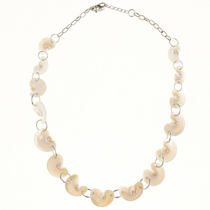 UG078 Shell necklace