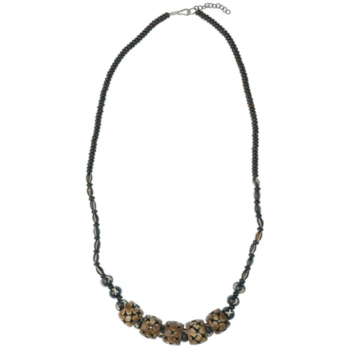 UG193 Wooden and plastic beads necklace
