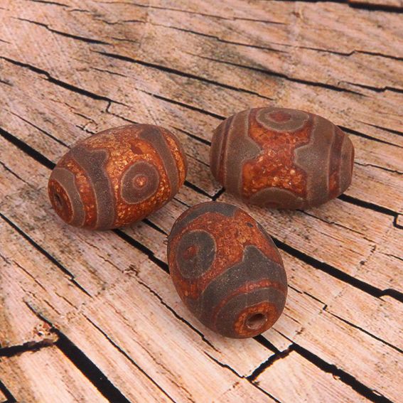 BDZ3-B22 Tibetan Dzi bead, natural agate, 1 pc, size 28~30x18~20mm